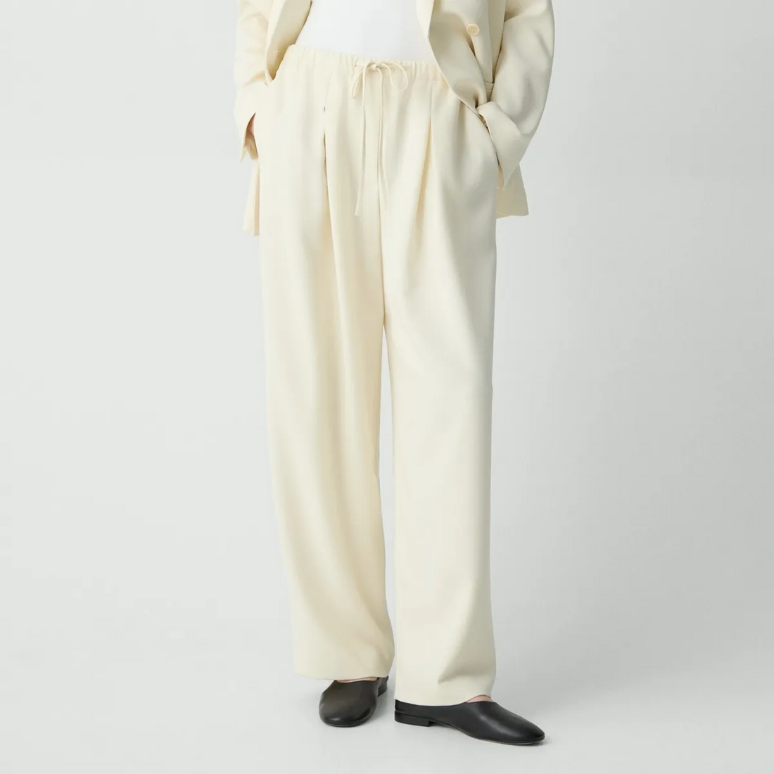 Theory Women’s Pleated Pull-On Pant in Admiral Crepe